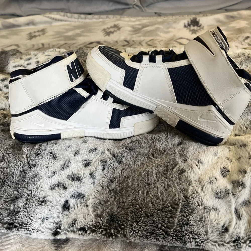 Nike LeBron y2k James Kid Basketball Shoes White Navy High Top Sneakers Size 3.5